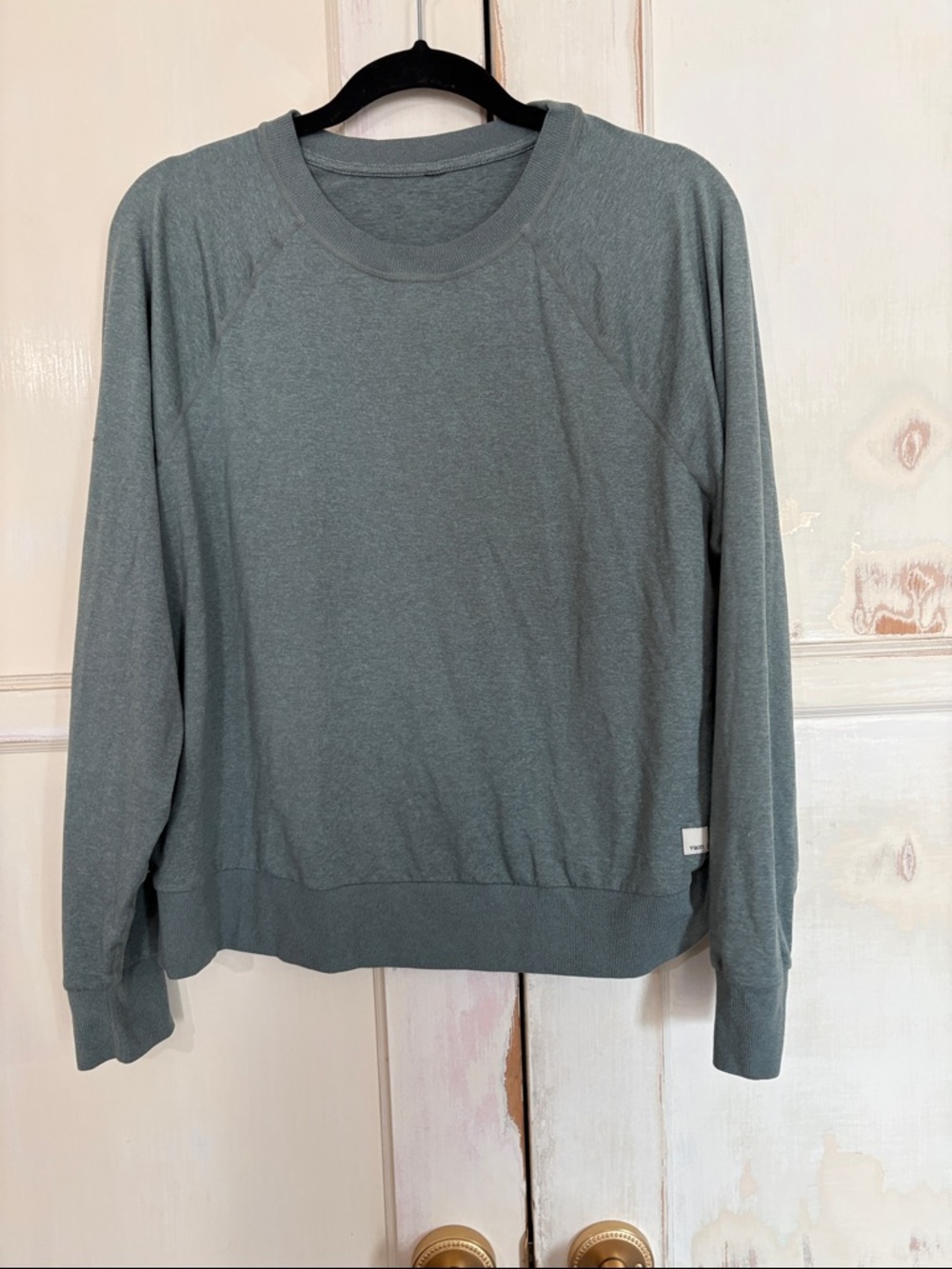 Vuori Women's Joggers Set in Slate Green - Picture 5 of 7
